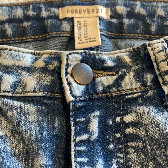 Forever 21 soft and stretchy jean (acid wash) - Picture 3 of 4